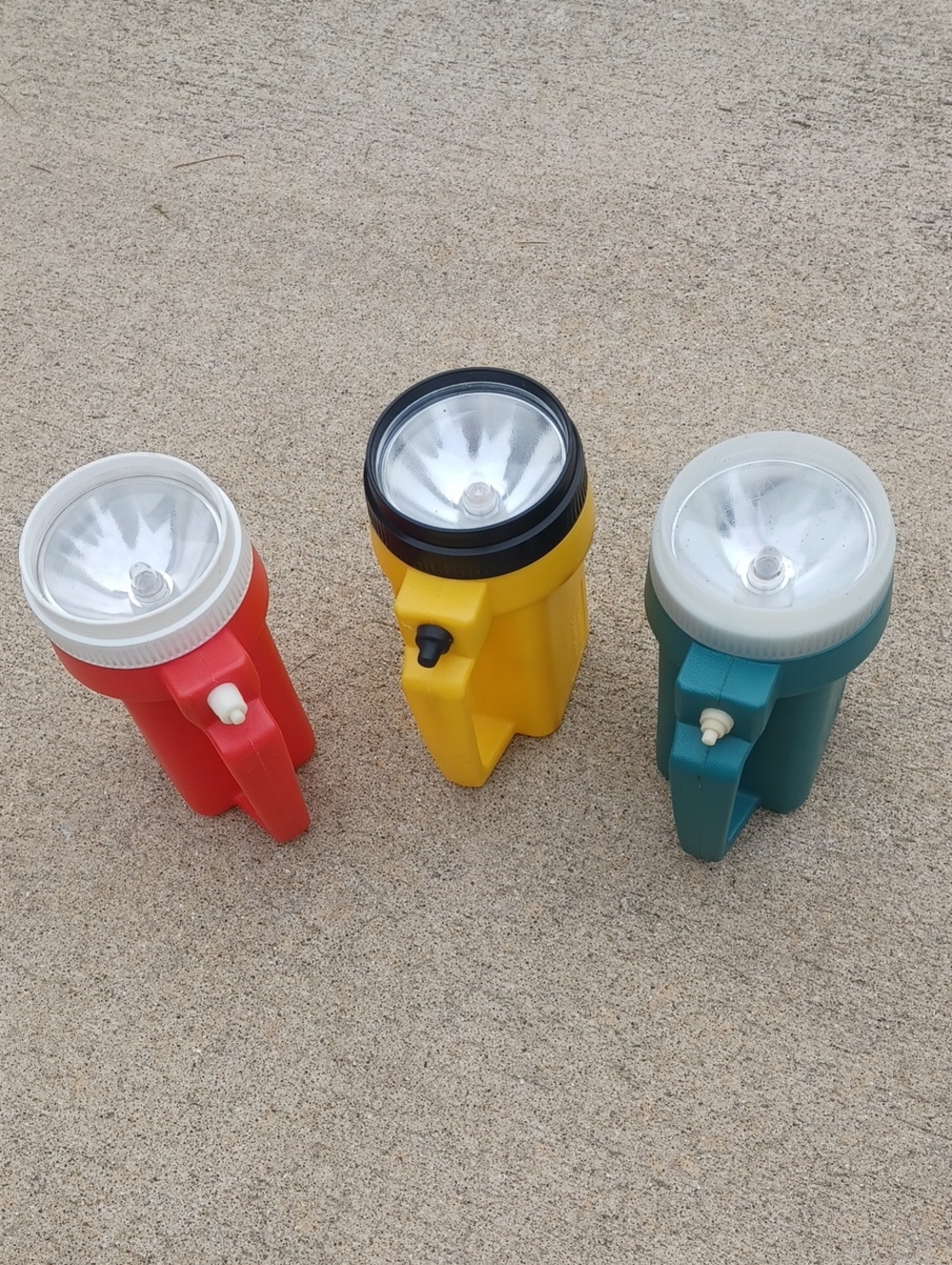 3 RAY O VAC FLASH LIGHTS